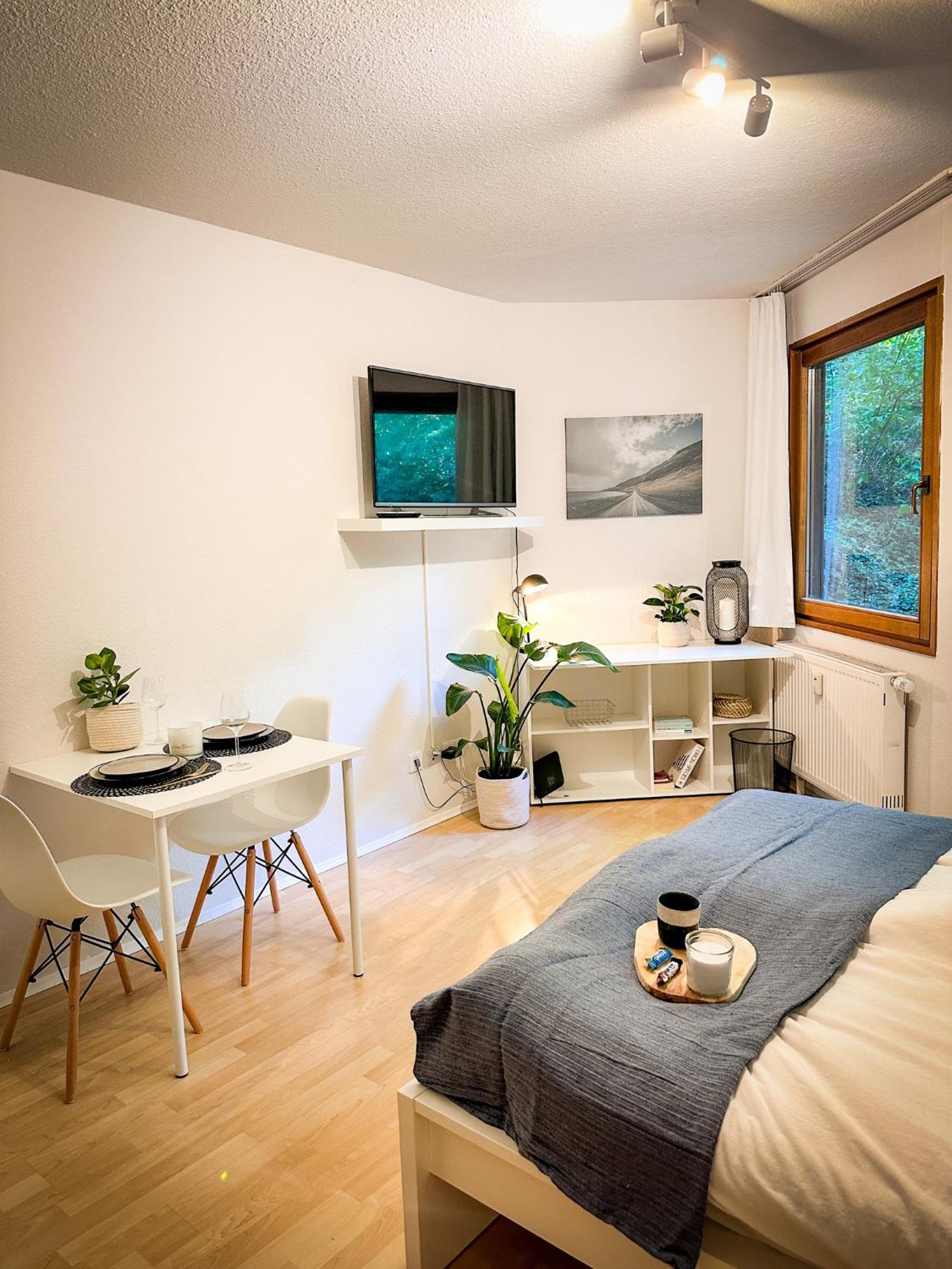 Schoenes Apartment Mit Terrasse Wurtzbourg Extérieur photo
